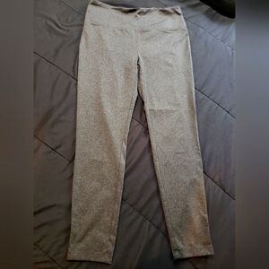 VOGO • Capri 7/8 Leggings • medium